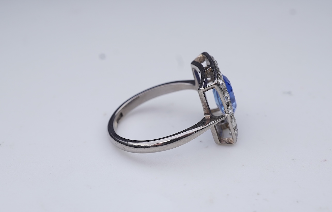 A Kashmir sapphire and diamond ring, early 20th century